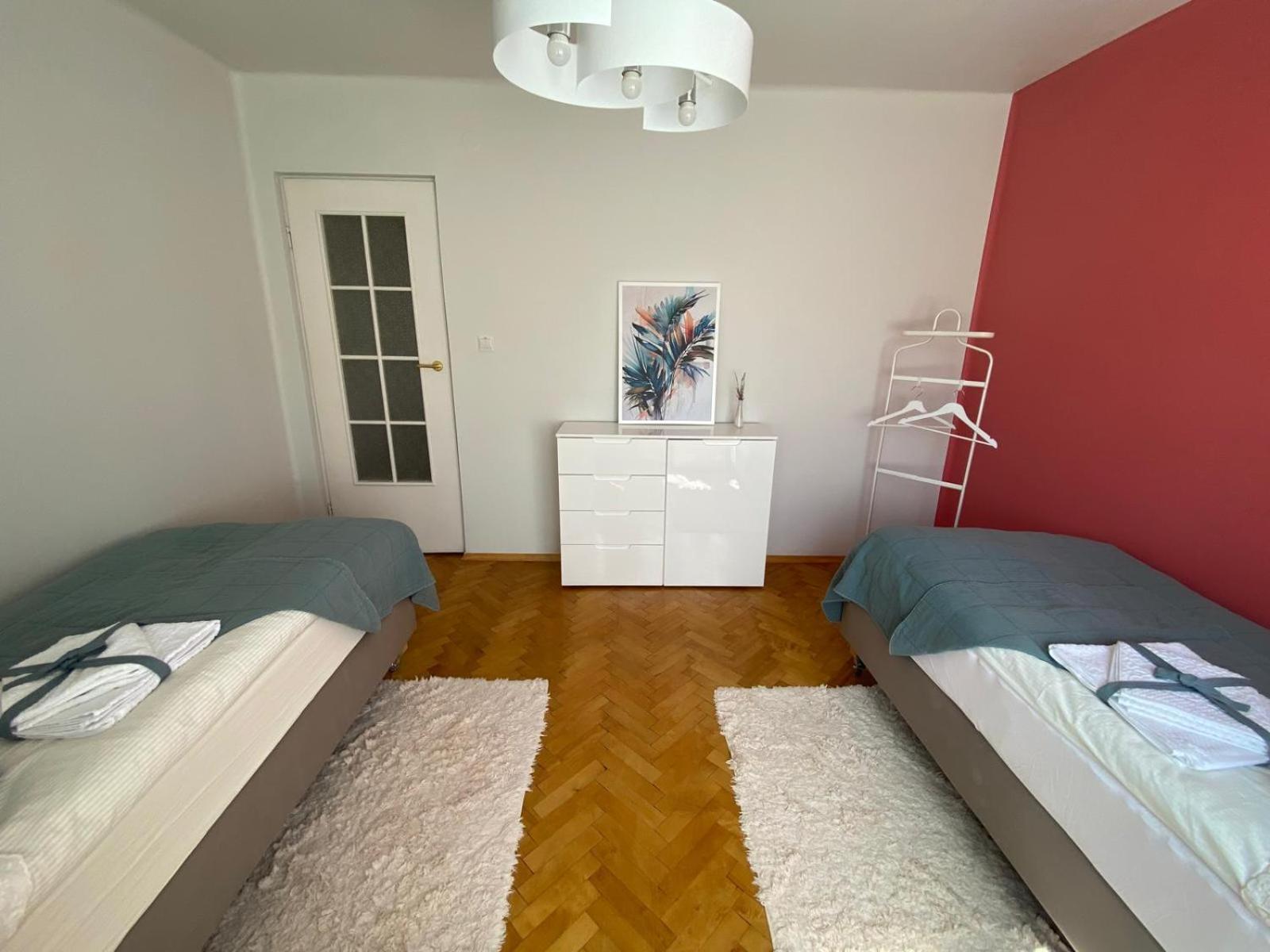 Przytulny Dom Pod Jabloniami Przy Targach Kielce Villa ภายนอก รูปภาพ