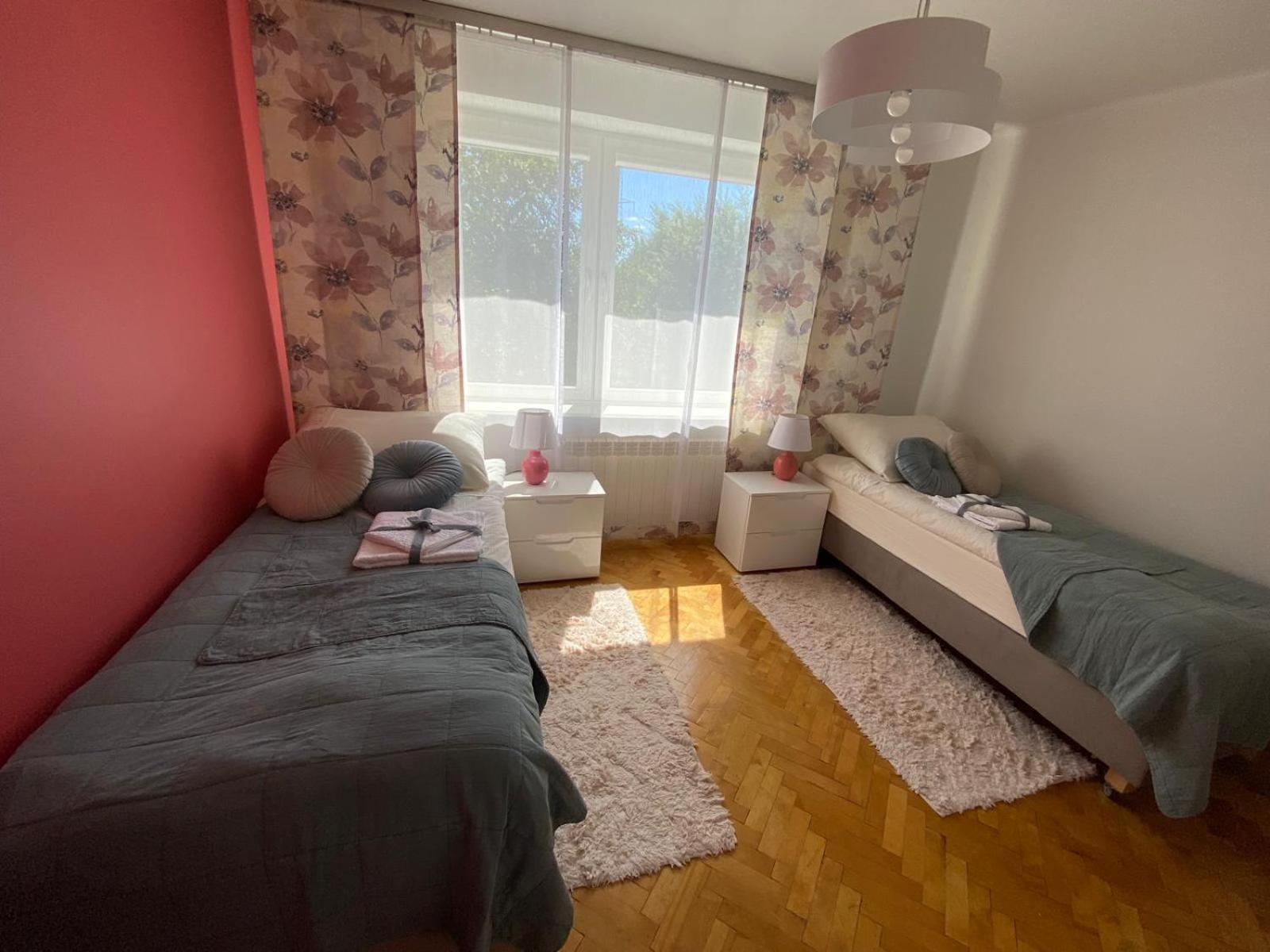 Przytulny Dom Pod Jabloniami Przy Targach Kielce Villa ภายนอก รูปภาพ